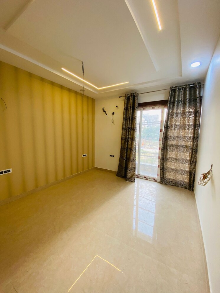 Room, puri-aman-vilas 4 Bedroom 303 Sq.Yd. Builder Floor In Sector 89 Faridabad 8038326