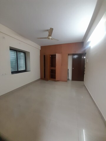Room in 3 BHK Apartment at Laxminagar – for Rent