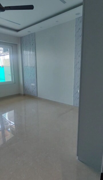 Room in 4 BHK Builder Floor at Ansal Sushant Lok I, Sector 43 – for Rent