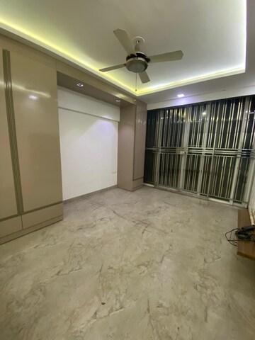 Room in 3 BHK Builder Floor at Paschim Vihar – for Rent