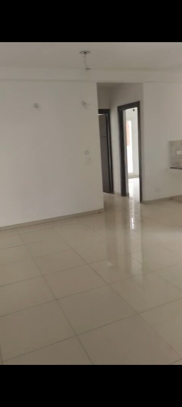 Room in 3 BHK Apartment at Nirala Estate, Tech Zone 4 Greater Noida – for Sale