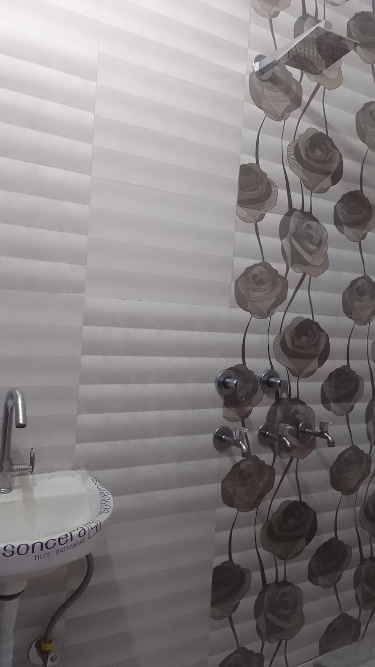 Bathroom, rohini sector 23 1 Bedroom 32 Sq.Mt. Builder Floor In Rohini Sector 23 Delhi 8038456