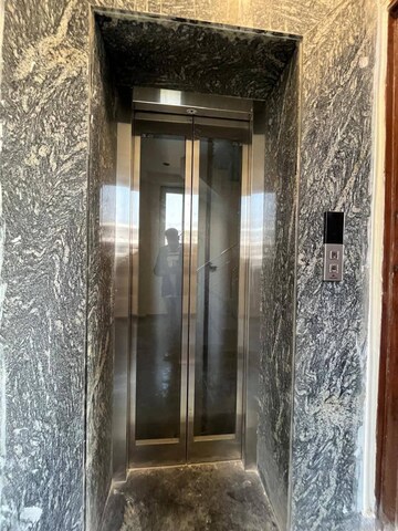 Building Lobby in 1 RK Builder Floor at Saket – for Rent