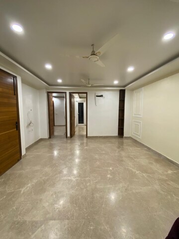Room in 3 BHK Builder Floor at Paschim Vihar – for Rent
