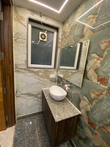 Furnished Amenities in 3 BHK Builder Floor at Paschim Vihar – for Rent