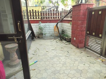 Parking in 3 BHK Apartment at Katwaria Sarai – for Rent