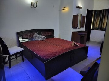 Bedroom in 3 BHK Apartment at Katwaria Sarai – for Rent