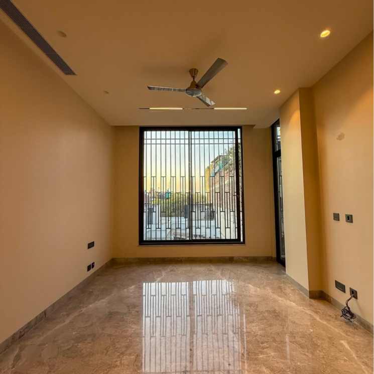 Room, greater kailash i 4 Bedroom 2700 Sq.Ft. Builder Floor In Greater Kailash I Delhi 8038484