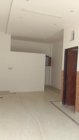 Commercial Shop 100 Sq.Ft. For Rent in Rohini Sector 24 Delhi  8038494