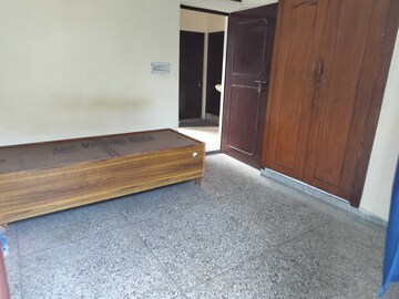 Room in 1 BHK Apartment at Katwaria Sarai – for Rent