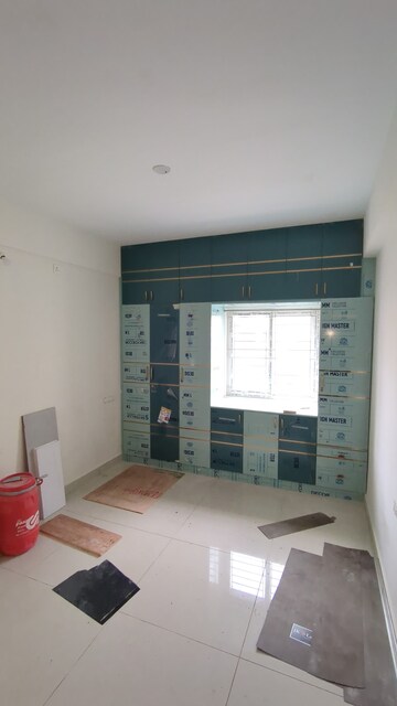 Room in 2 BHK Apartment at Mahadevpura – for Rent