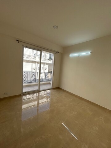 Room in 3 BHK Apartment at Signature Global Park 4 and 5, Sohna Sector 36 – for Rent