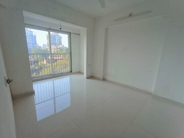 Room in 2 BHK Apartment at RNA Continental, Chembur – for Rent