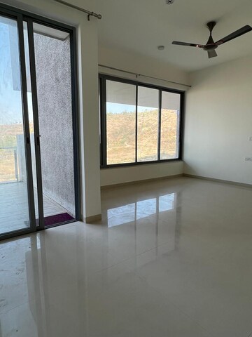 Room in 3 BHK Apartment at Kalpataru Jade Residences, Baner – for Rent