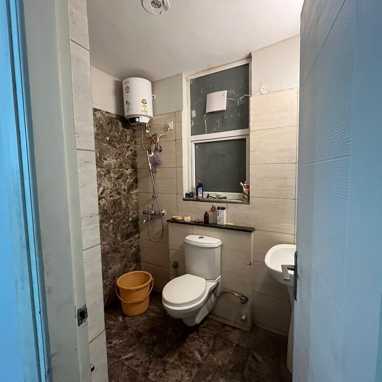 Bathroom, sbp-gateway-of-dreams 2 Bedroom 702 Sq.Ft. Apartment In Patiala Road Zirakpur 8038555