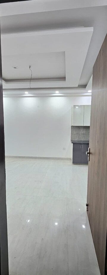 Room in 2 BHK Apartment at Sector 19, Dwarka – for Rent