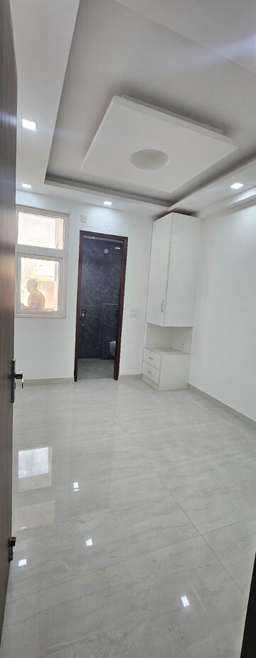 Room in 2 BHK Apartment at Sector 19, Dwarka – for Rent