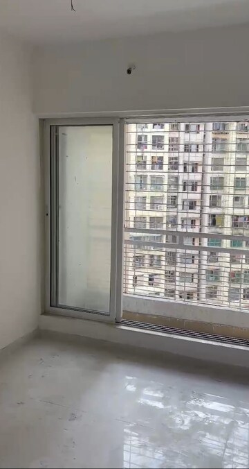 Room in 1 BHK Apartment at JP North Aviva, Mira Road – for Rent