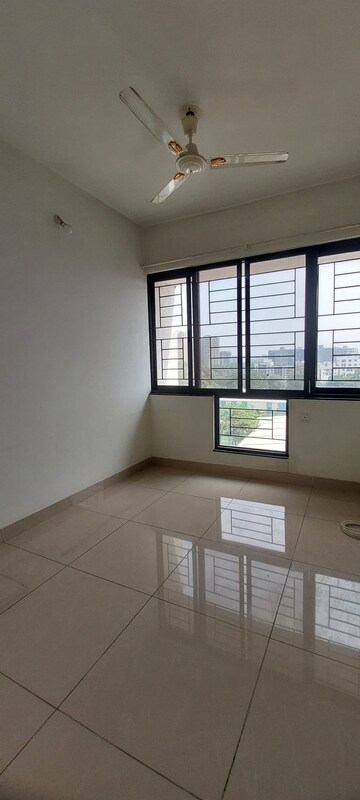 Room in 2.5 BHK Apartment at Nanded Lalit, Sinhagad Road – for Rent