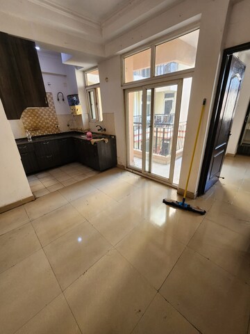 2.5 BHK Apartment For Rent in Amrapali Princely Estate, Sector 76