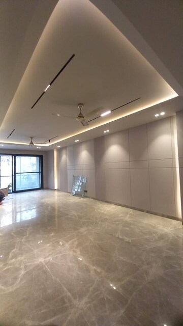 Room in 4 BHK Apartment at Greater Kailash ii – for Rent