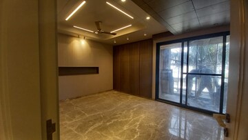 Room in 4 BHK Apartment at Greater Kailash ii – for Rent