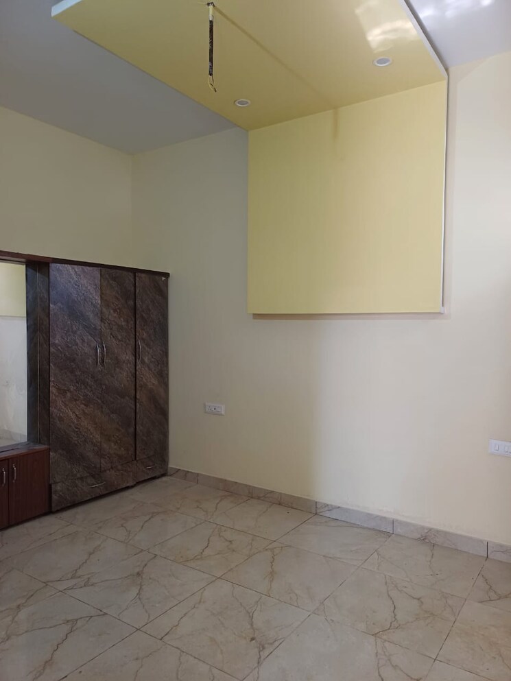 Room, sector 115 3 Bedroom 70 Sq.Yd. Independent House In Sector 115 Mohali 8038793