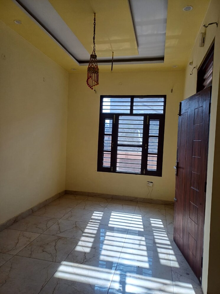 Room, sector 115 3 Bedroom 70 Sq.Yd. Independent House In Sector 115 Mohali 8038793