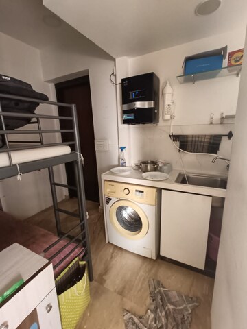 Master Bedroom in 3 BHK Apartment at Imperial Heights Goregaon West, Goregaon West – for Rent