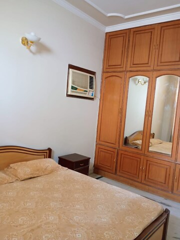 Furnished Amenities in 3 BHK Builder Floor at Ansal Sushant Lok I, Sector 43 – for Rent