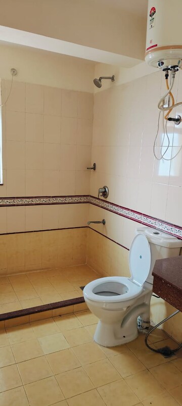 Master Bedroom in 3 BHK Apartment at Vipul Belmonte, Sector 53 – for Rent