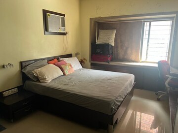 Bedroom in 2 BHK Apartment at Raheja Sherwood, Goregaon East – for Rent