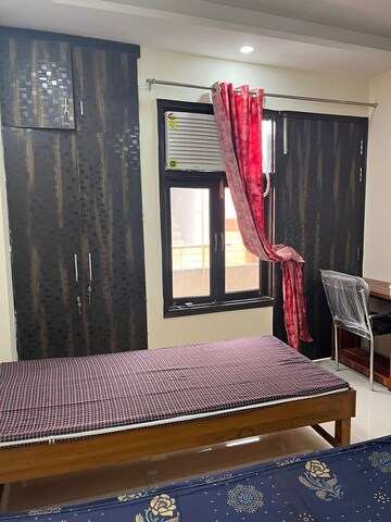 Room in  Pg at Karol Bagh – for Rent
