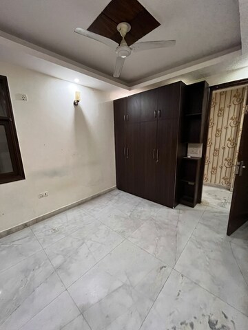 Room in 3 BHK Apartment at Khirki Extension – for Rent
