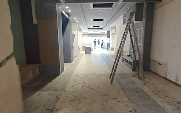 Shop For Rent in Elphinstone, Fort