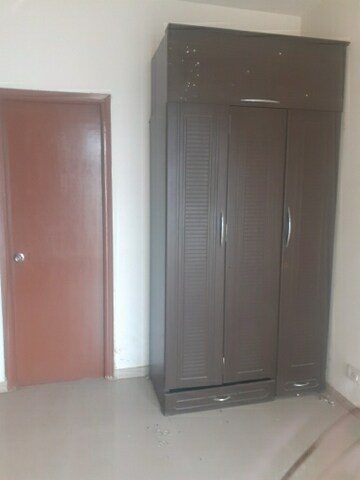 Room in 2 BHK Apartment at Mahagun Mywoods, Sector 16c Greater Noida – for Rent