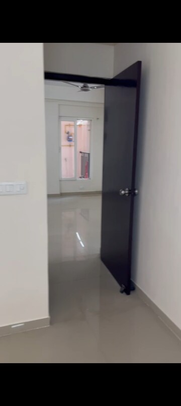 Furnished Amenities in 3 BHK Apartment at Windsor Paradise 2, Raj Nagar Extension – for Rent