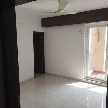 Room in 3 BHK Apartment at Rishita Manhattan, Gomti Nagar – for Rent