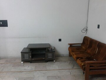 Furnished Amenities in 2 BHK Apartment at Satellite – for Rent