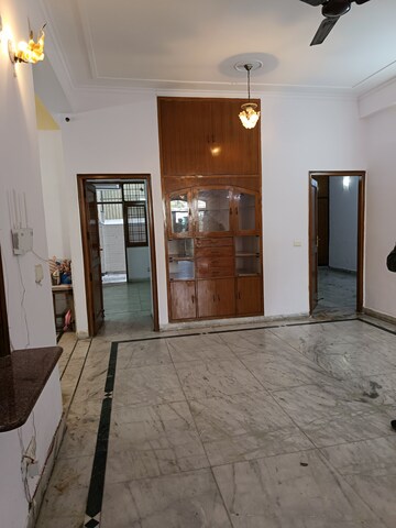 Master Bedroom in 3 BHK Independent House at Sector 31 – for Rent
