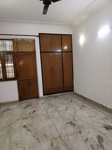 Room in 3 BHK Independent House at Sector 31 – for Rent
