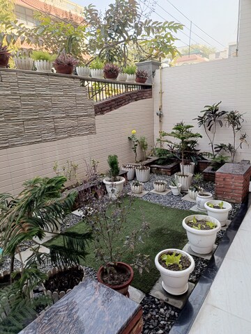 Balcony in 3 BHK Independent House at Sector 31 – for Rent