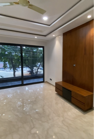 Room in 4 BHK Builder Floor at Adani Samsara Vilasa, Sector 63 – for Sale