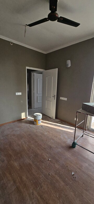 2.5 BHK Apartment For Rent in Amrapali Riverview, Amrapali Leisure Valley