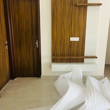 Bedroom in 2.5 BHK Apartment at Aerocity – for Rent