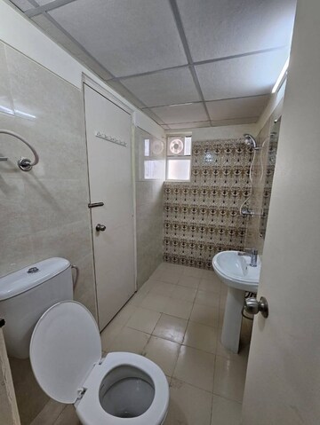 Master Bedroom in 3 BHK Apartment at Gaur City 2 - 14th Avenue, Sector 16c Greater Noida – for Rent