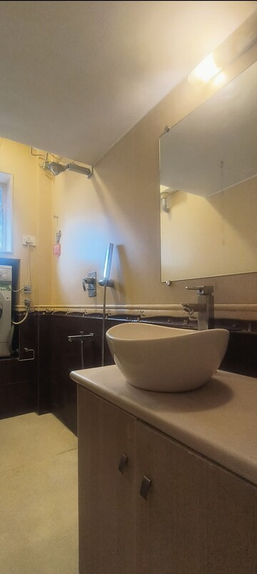 Bathroom in 2 BHK Apartment at Highland CHS, Pali Hill – for Rent
