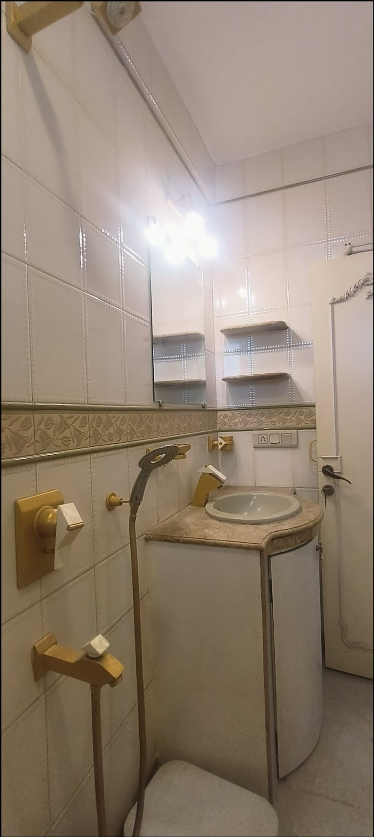 Bathroom, highland-chs 2 Bedroom 800 Sq.Ft. Apartment In Pali Hill Mumbai 8039061
