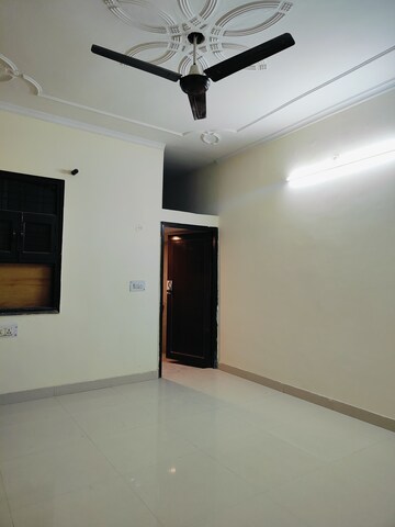 Room in 3 BHK Builder Floor at Beverly Towers, Sector 21 – for Sale