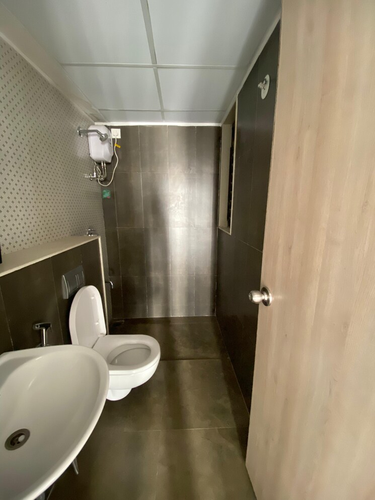 Attached Bathroom, lodha-palava-downtown-dombivli-east 1.5 Bedroom 868 Sq.Ft. Apartment In Dombivli East Thane 8039081